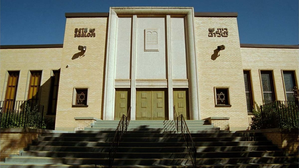 Exterior view of Beth Shalom Synagogue, captured in 2008. Photo by James Dow. Courtesy of the City of Edmonton Sustainable Development.