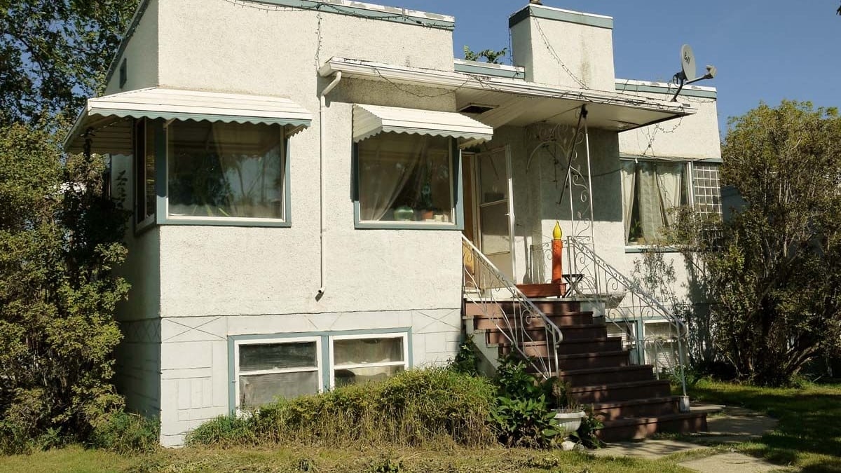 Frost House, 2013, front elevation. Photo courtesy of Ann Hall.