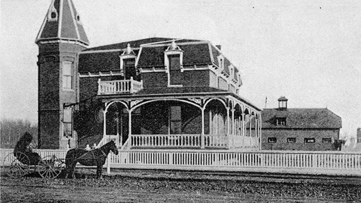 Gariepy House, 1903, exterior view showing the architectural features of the house.
