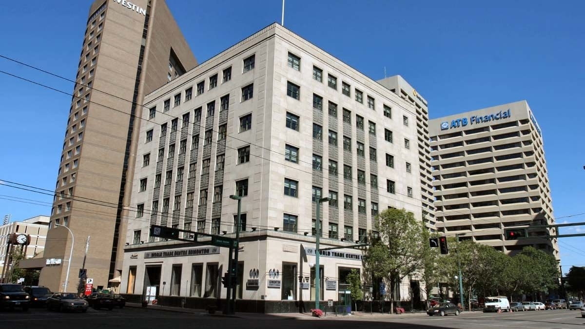 Imperial Bank of Commerce Building, 2007, front view. Photo by Lawrence Herzog. Courtesy of City of Edmonton Sustainable Development.
