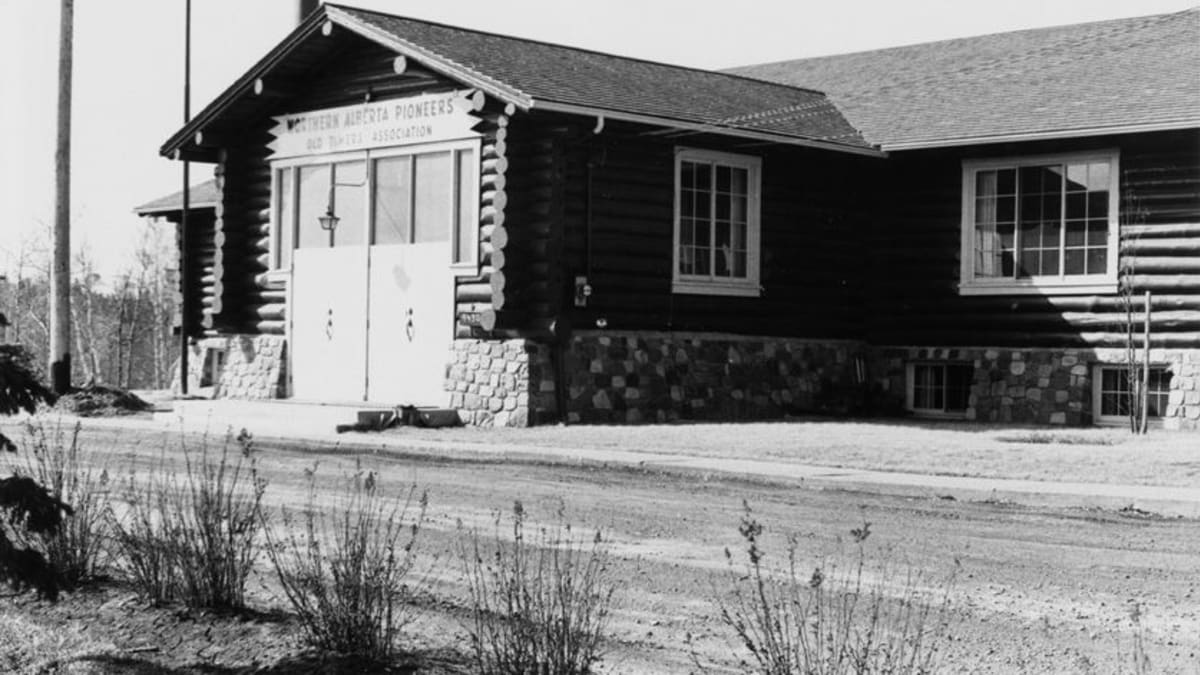 Exterior view of Old Timers' Cabin in 1968, housed in the City of Edmonton Archives.