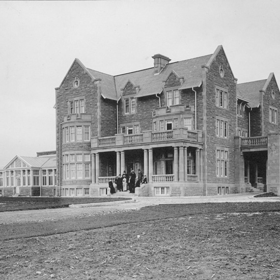Government House, 1912, side view that shows greenhouse