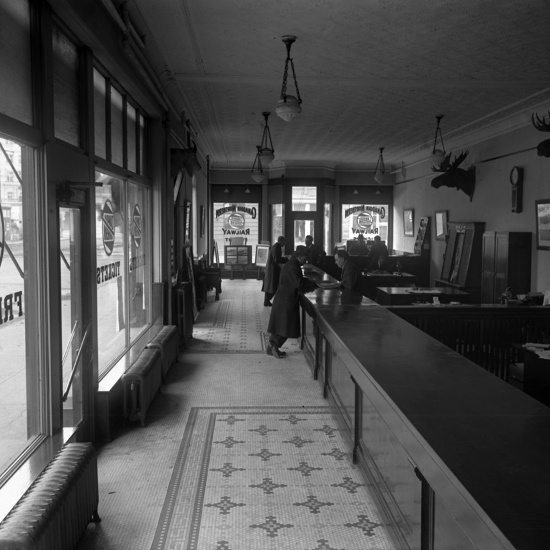 Canadian National Railway booking office, 1916